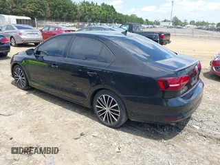 2016 Volkswagen Jetta Sport z VIN 3VWD17AJ2GM232702, wystawiony jako IAAI lot #42399962 z przebiegiem 175 038 mil mil oraz . Historia ofert i sprzedaży dostępna na DreamBid. Obrazek 3.
