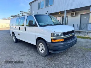 2018 Chevrolet Express Cargo Van with VIN 1GCWGAFP3J1345213, listed as a Copart auction lot 50424285 with 116,638 mi miles and Clean Title. Bid and sale history available at carsss.com. Image 1.