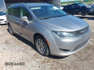 2020 Chrysler Pacifica Touring L z VIN 2C4RC1BG7LR140622, wystawiony jako IAAI lot #42090987 z przebiegiem 125 377 mil mil oraz . Historia ofert i sprzedaży dostępna na DreamBid. Obrazek 1.