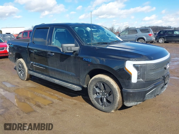 2024 Ford F-150 Lightning XLT z VIN 1FTVW3LK3RWG06339, wystawiony jako IAAI lot #41664763 z przebiegiem 9 891 mil mil oraz . Historia ofert i sprzedaży dostępna na DreamBid. Obrazek 1.