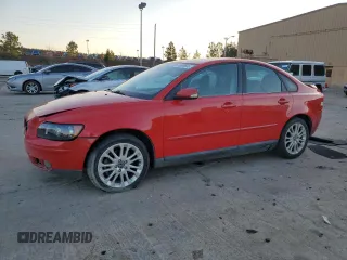 2005 Volvo S40 with VIN YV1MS382452083313, listed as a Copart auction lot 43580605 with 0 mi miles and Salvage Title. Bid and sale history available at carsss.com. Image 1.