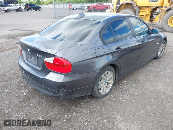 2007 BMW 3 Series 328i z VIN WBAVA37507NL17244, wystawiony jako IAAI lot #42320298 z przebiegiem 123 554 mil mil oraz . Historia ofert i sprzedaży dostępna na DreamBid. Obrazek 4.