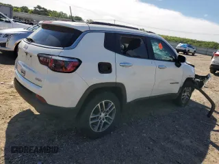 2017 Jeep Compass Latitude with VIN 3C4NJDBB1HT646414, listed as a Copart auction lot 53825075 with 81,593 mi miles and Salvage Title. Bid and sale history available at carsss.com. Image 3.