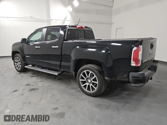 2017 GMC Canyon 4WD Denali z VIN 1GTG6EEN2H1324961, wystawiony jako Copart lot #53032885 z przebiegiem 71 880 mil mil oraz Czysty tytuł • Clean title. Historia ofert i sprzedaży dostępna na DreamBid. Obrazek 2.
