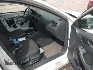2016 Volkswagen Jetta Sedan 1.4T S w/Technology with VIN 3VW267AJ6GM253495, listed as a IAAI auction lot 42086065 with 81,839 mi miles. Bid and sale history available at carsss.com. Image 5.