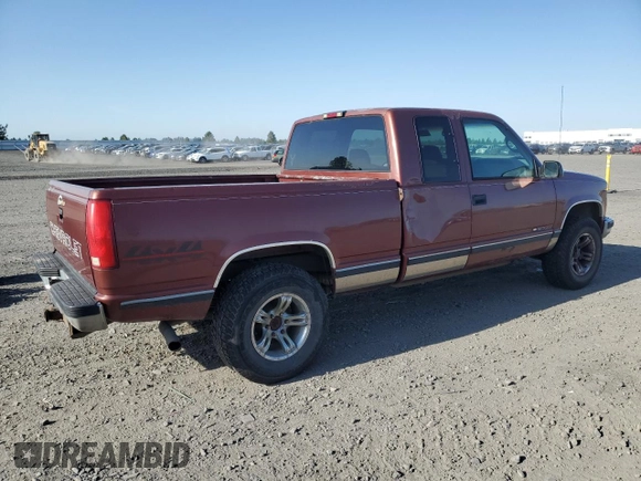 1998 Chevrolet Silverado 1500 with VIN 1GCEK19R2WE133619, listed as a Copart auction lot 55303545 with 200,306 mi miles and Salvage Title. Bid and sale history available at DreamBid. Image 3.