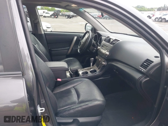 2008 Toyota Highlander Sport with VIN JTEES43A582068687, listed as a IAAI auction lot 42358242 with 137,099 mi miles and . Bid and sale history available at DreamBid. Image 5.