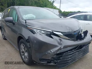2023 Toyota Sienna LE z VIN 5TDKRKEC6PS157035, wystawiony jako IAAI lot #42244547 z przebiegiem 62 607 mil mil oraz . Historia ofert i sprzedaży dostępna na DreamBid. Obrazek 1.