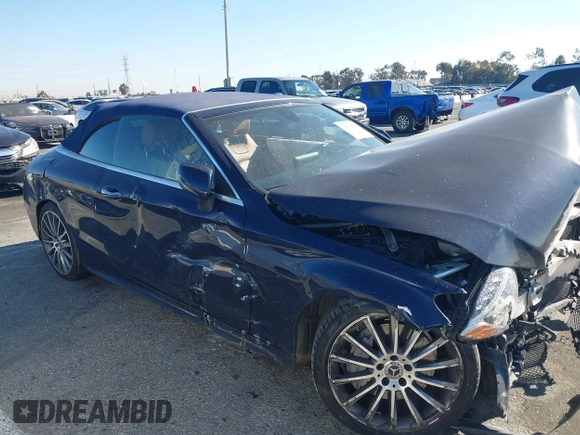 2018 Mercedes-Benz C 300 with VIN WDDWK4JB0JF755911, listed as a IAAI auction lot 40919727 with 54,376 mi miles and . Bid and sale history available at DreamBid. Image 13.