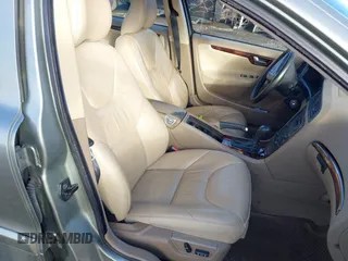 2006 Volvo S60 2.5T with VIN YV1RH592062547178, listed as a IAAI auction lot 42084142 with 145,669 mi miles. Bid and sale history available at carsss.com. Image 5.