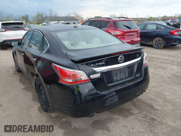 2015 Nissan Altima 2.5 SV with VIN 1N4AL3AP7FC582717, listed as a IAAI auction lot 42073631 with 137,788 mi miles. Bid and sale history available at carsss.com. Image 3.