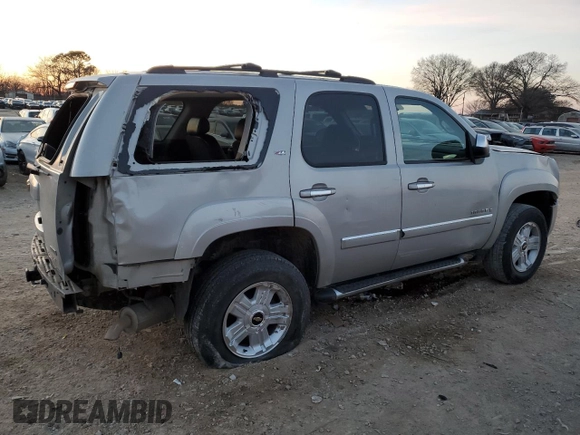 2008 Chevrolet Tahoe 3LT z VIN 1GNFK13068R131003, wystawiony jako Copart lot #46279485 z przebiegiem 203 095 mil mil oraz Szkody całkowita. Historia ofert i sprzedaży dostępna na DreamBid. Obrazek 3.