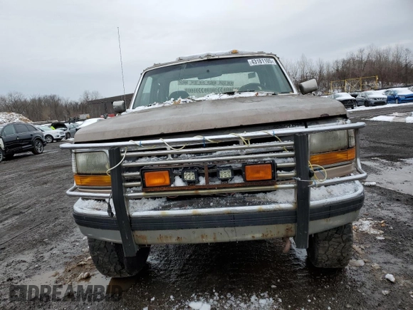1993 Ford F-250 с VIN 1FTHX26M7PKA39302, выставлен на аукционе Copart как лот 43181105 с пробегом 274 377 миль миль и Списание • Salvage title. История ставок и продаж доступна на DreamBid. Изображение 5.
