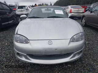 2002 Mazda MX-5 Miata Cloth z VIN JM1NB353620221304, wystawiony jako IAAI lot #41178747 z przebiegiem 98 958 mil mil oraz . Historia ofert i sprzedaży dostępna na DreamBid. Obrazek 12.