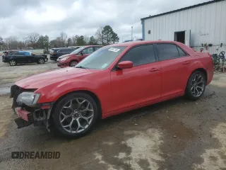 2015 Chrysler 300 with VIN 2C3CCABG9FH908864, listed as a Copart auction lot 43467185 with 198,352 mi miles and Salvage Title. Bid and sale history available at carsss.com. Image 1.