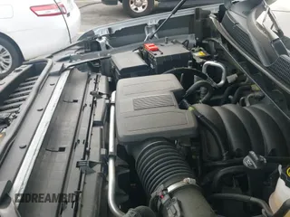 2019 Chevrolet Silverado 1500 RST z VIN 1GCUWDED8KZ112529, wystawiony jako IAAI lot #42276870 z przebiegiem 34 942 mil mil oraz . Historia ofert i sprzedaży dostępna na DreamBid. Obrazek 19.