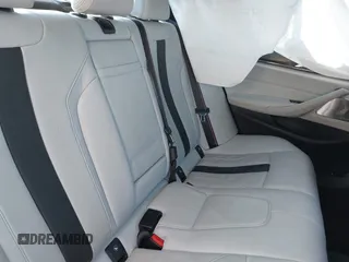 2019 BMW M5 Competition z VIN WBSJF0C57KB285614, wystawiony jako IAAI lot #39011419 z przebiegiem Nie podano mil oraz . Historia ofert i sprzedaży dostępna na DreamBid. Obrazek 8.