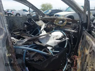 2025 Toyota Sienna XSE z VIN 5TDDRKEC7SS229054, wystawiony jako IAAI lot #42316730 z przebiegiem Nie podano mil oraz . Historia ofert i sprzedaży dostępna na DreamBid. Obrazek 5.