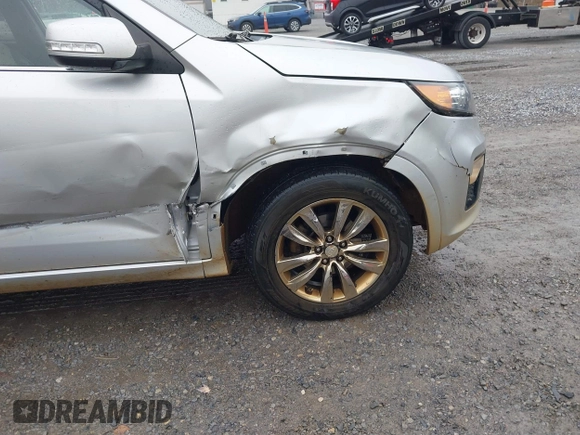 2013 Kia Sorento SX with VIN 5XYKWDA29DG342965, listed as a IAAI auction lot 41001039 with 163,760 mi miles. Bid and sale history available at carsss.com. Image 17.