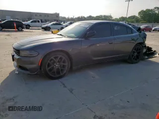 2020 Dodge Charger SXT z VIN 2C3CDXBG5LH158021, wystawiony jako Copart lot #57134655 z przebiegiem 115 998 mil mil oraz Szkoda całkowita • Salvage title. Historia ofert i sprzedaży dostępna na DreamBid. Obrazek 1.