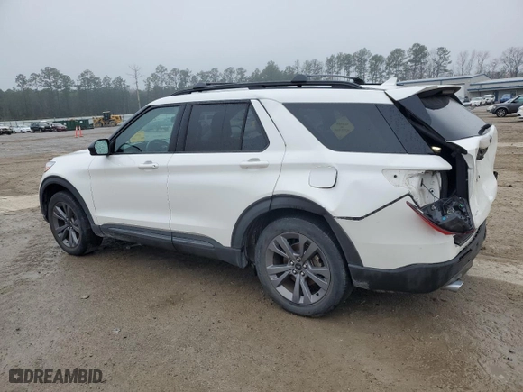 2022 Ford Explorer XLT with VIN 1FMSK7DH3NGA09409, listed as a Copart auction lot 45080265 with 48,141 mi miles and Salvage Title. Bid and sale history available at carsss.com. Image 2.