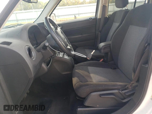 2017 Jeep Patriot Latitude with VIN 1C4NJPFB2HD183670, listed as a Copart auction lot 74035374 with 72,753 mi miles and Salvage Title. Bid and sale history available at DreamBid. Image 7.