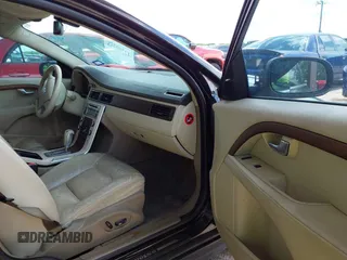 2011 Volvo S80 3.2L с VIN YV1952AS0B1137239, выставлен на аукционе IAAI как лот 42203258 с пробегом 218 685 миль миль и . История ставок и продаж доступна на DreamBid. Изображение 5.