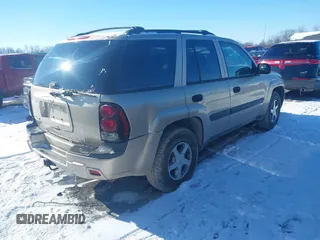 2005 Chevrolet TrailBlazer LT with VIN 1GNDT13S752235509, listed as a IAAI auction lot 41379637 with 131,755 mi miles. Bid and sale history available at carsss.com. Image 4.