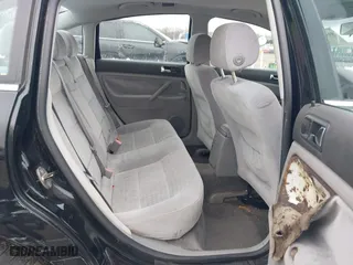 2003 Volkswagen Passat GL with VIN WVWMD63B03P039933, listed as a IAAI auction lot 41485822 with 133,907 mi miles. Bid and sale history available at carsss.com. Image 8.