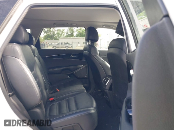 2017 Kia Sorento SXL z VIN 5XYPK4A58HG251610, wystawiony jako IAAI lot #42351313 z przebiegiem 147 527 mil mil oraz . Historia ofert i sprzedaży dostępna na DreamBid. Obrazek 8.