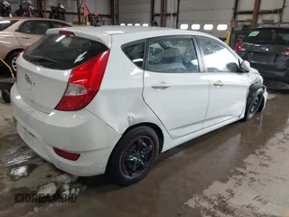 2016 Hyundai Accent SE z VIN KMHCT5AE1GU252785, wystawiony jako IAAI lot #41663000 z przebiegiem 104 656 mil mil oraz . Historia ofert i sprzedaży dostępna na DreamBid. Obrazek 4.
