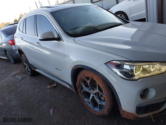 2018 BMW X1 xDrive28i with VIN WBXHT3C32J5K29627, listed as a IAAI auction lot 40995212 with 64,162 mi miles. Bid and sale history available at carsss.com. Image 13.
