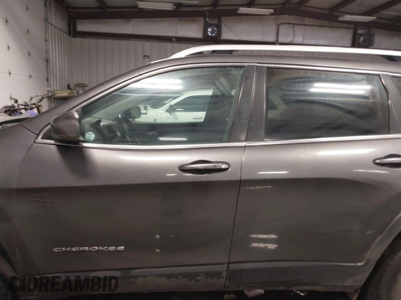 2019 Jeep Cherokee Latitude Plus with VIN 1C4PJMLX1KD272810, listed as a IAAI auction lot 41489966 with 97,192 mi miles and . Bid and sale history available at DreamBid. Image 15.