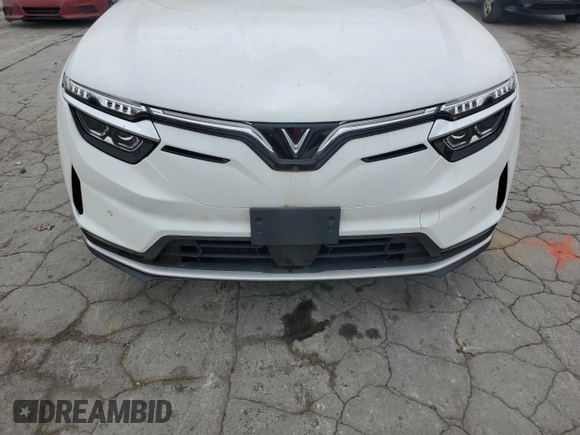 2024 VinFast VF 8 Eco z VIN RLLV1AEB7RH004473, wystawiony jako Copart lot #57440575 z przebiegiem 2336 mil mil oraz Tytuł czysty. Historia ofert i sprzedaży dostępna na DreamBid. Obrazek 11.