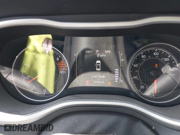 2017 Jeep Cherokee Sport z VIN 1C4PJLAB3HW559080, wystawiony jako IAAI lot #42206718 z przebiegiem 97 638 mil mil oraz . Historia ofert i sprzedaży dostępna na DreamBid. Obrazek 7.