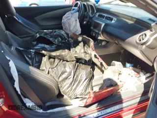 2015 Chevrolet Camaro SS z VIN 2G1FJ1EW0F9144441, wystawiony jako IAAI lot #42230511 z przebiegiem 26 615 mil mil oraz . Historia ofert i sprzedaży dostępna na DreamBid. Obrazek 5.