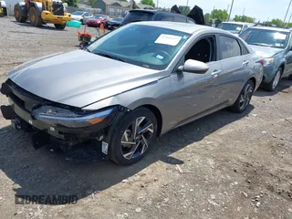 2024 Hyundai Elantra SEL z VIN KMHLS4DG3RU836490, wystawiony jako IAAI lot #42309437 z przebiegiem 7 679 mil mil oraz . Historia ofert i sprzedaży dostępna na DreamBid. Obrazek 17.