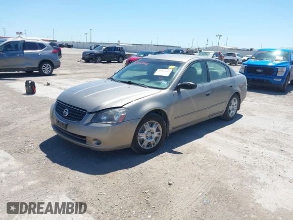 2006 Nissan Altima 2.5 with VIN 1N4AL11D66N461420, listed as a IAAI auction lot 42063645 with 211,266 mi miles. Bid and sale history available at carsss.com. Image 2.