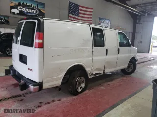 2017 GMC Savana Cargo Van with VIN 1GTW7AFF4H1914667, listed as a Copart auction lot 73007154 with 98,652 mi miles and Salvage Title. Bid and sale history available at carsss.com. Image 3.