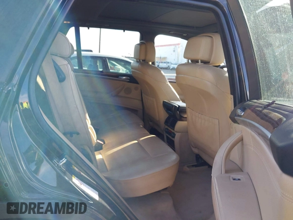 2008 BMW X5 4.8i z VIN 5UXFE83578LZ47417, wystawiony jako IAAI lot #42103465 z przebiegiem 130 942 mil mil oraz . Historia ofert i sprzedaży dostępna na DreamBid. Obrazek 8.