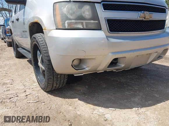 2010 Chevrolet Suburban LS with VIN 1GNUKHE34AR225345, listed as a IAAI auction lot 42106308 with 203,097 mi miles. Bid and sale history available at carsss.com. Image 12.