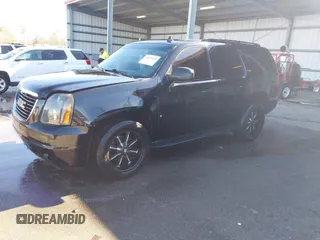 2008 GMC Yukon SLT w/4SB with VIN 1GKFC13JX8R208328, listed as a IAAI auction lot 41436830 with 271,681 mi miles. Bid and sale history available at carsss.com. Image 2.