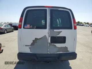 2008 Chevrolet Express Cargo z VIN 1GCGG25C581202010, wystawiony jako Copart lot #61499705 z przebiegiem 316 849 mil mil oraz Czysty tytuł • Clean title. Historia ofert i sprzedaży dostępna na DreamBid. Obrazek 6.