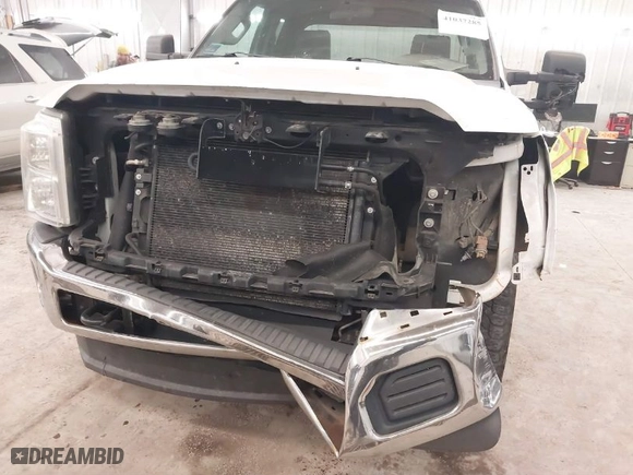 2012 Ford Super Duty F-250 SRW XL with VIN 1FT7X2B69CED00361, listed as a IAAI auction lot 41037285 with 298,507 mi miles. Bid and sale history available at carsss.com. Image 6.