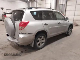 2007 Toyota RAV4 with VIN JTMBK33V776022872, listed as a IAAI auction lot 41538508 with 189,080 mi miles. Bid and sale history available at carsss.com. Image 4.