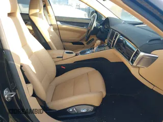 2016 Porsche Panamera 4 z VIN WP0AA2A79GL004758, wystawiony jako IAAI lot #42281848 z przebiegiem 105 580 mil mil oraz . Historia ofert i sprzedaży dostępna na DreamBid. Obrazek 5.