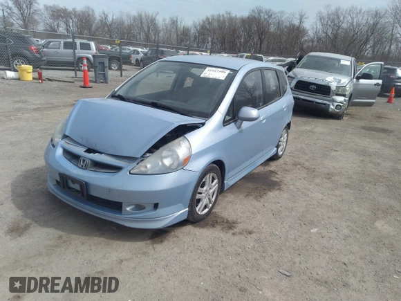 2008 Honda Fit Sport with VIN JHMGD38638S003972, listed as a IAAI auction lot 41827599 with 135,843 mi miles. Bid and sale history available at carsss.com. Image 18.