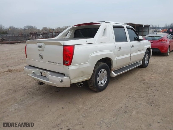 2002 Cadillac Escalade EXT with VIN 3GYEK63N82G313753, listed as a IAAI auction lot 41770420 with 233994 miles. Bid and sale history available at carsss.com. Image 6.