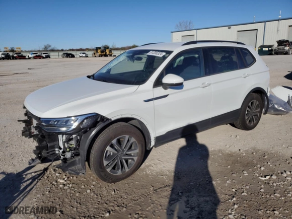 2024 Volkswagen Tiguan S with VIN 3VVFB7AX8RM135392, listed as a Copart auction lot 81335324 with 6,226 mi miles and Salvage Title. Bid and sale history available at carsss.com. Image 1.