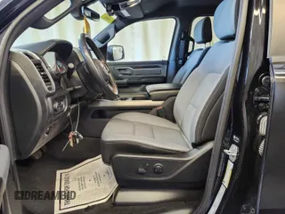 2022 Ram 1500 Big Horn z VIN 1C6RRFFG4NN269611, wystawiony jako IAAI lot #42566377 z przebiegiem 97 169 mil mil oraz . Historia ofert i sprzedaży dostępna na DreamBid. Obrazek 17.
